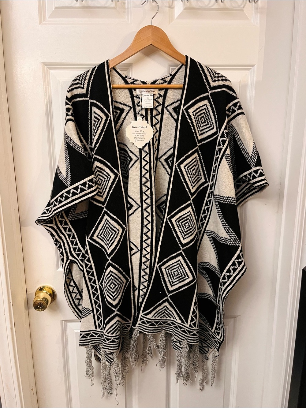 Black & White Geometric Reversible Fringe Poncho - Paisley Vine | One size